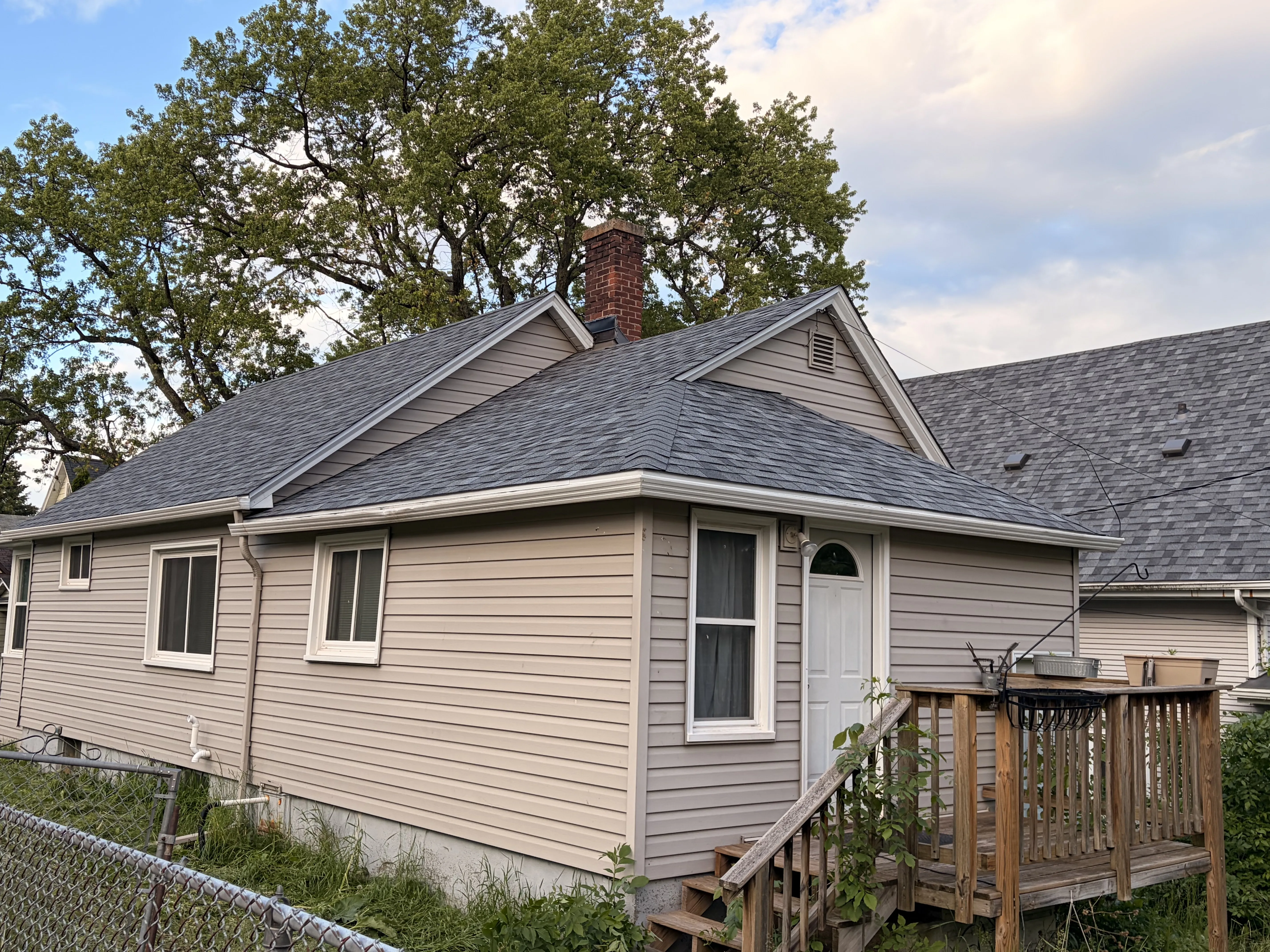completed residential asphalt roofing project in Duluth area
