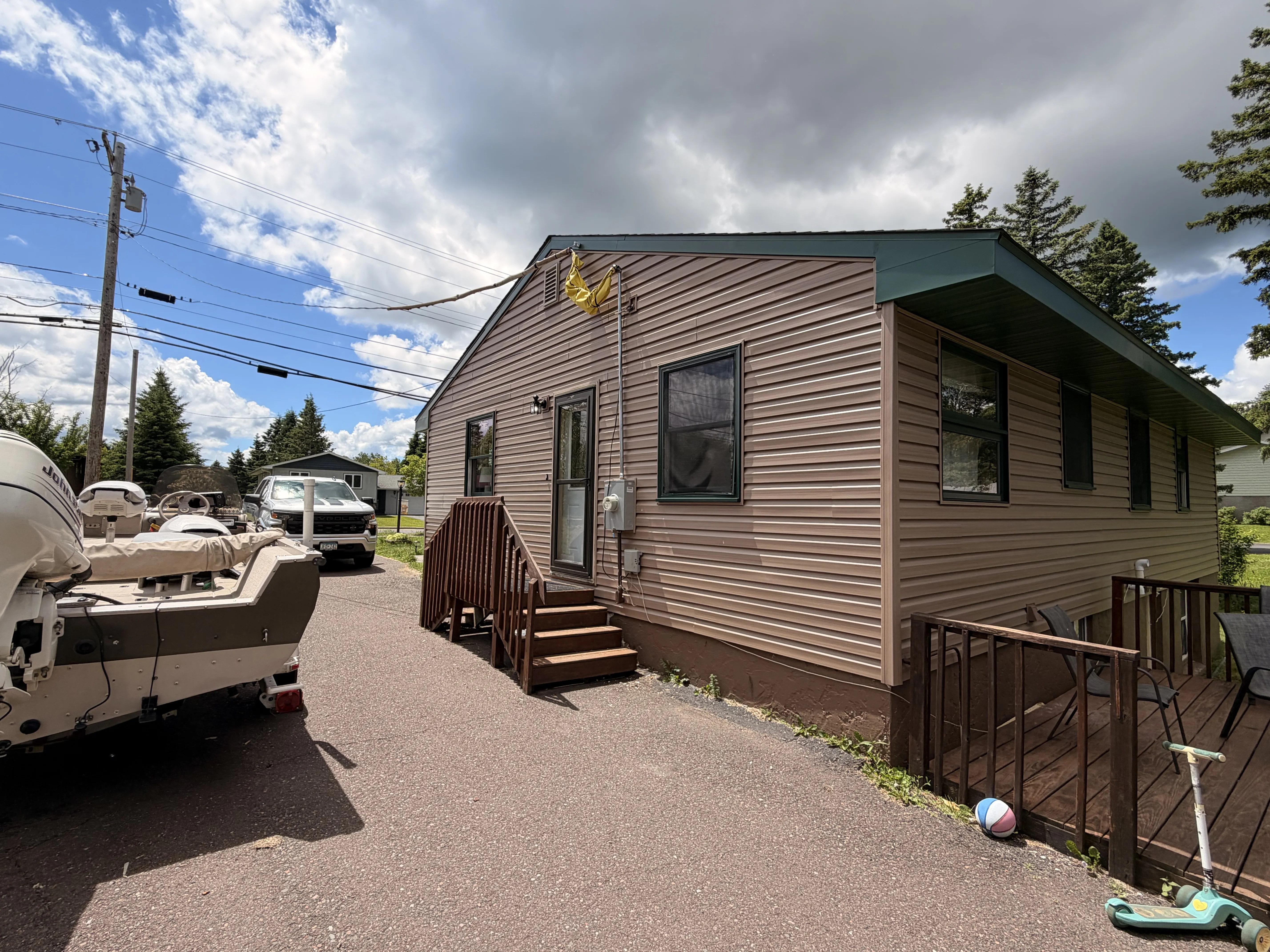 Completed vinyl siding installation on a residential home in the Duluth area