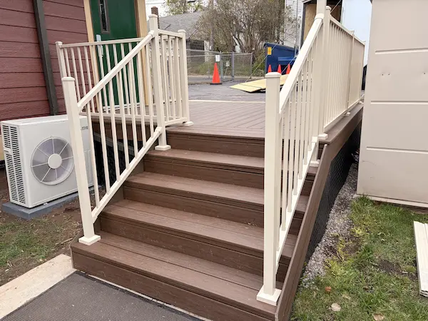 completed deck project in Duluth area