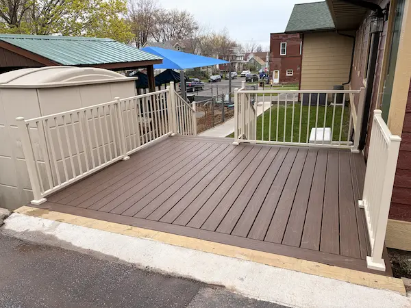 completed residential deck work in Duluth area