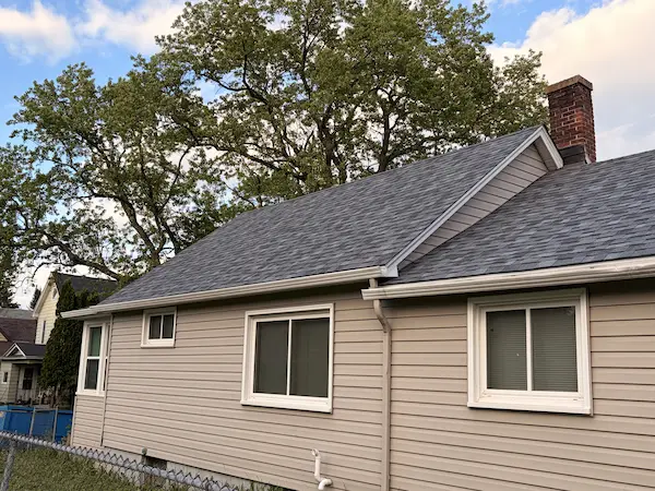 finished ridge line on a shingle roof in Duluth